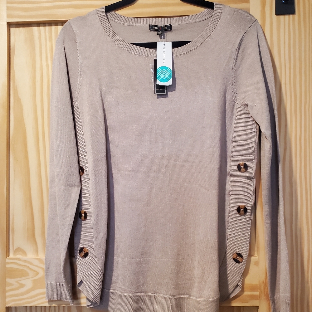 Brand new shirt from Stitch fix. Never worn, super cute top!